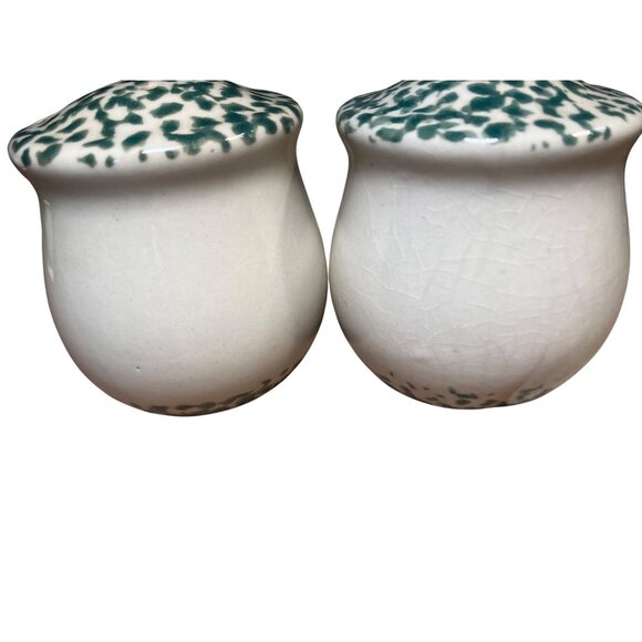 VINTAGE POTTERY GREEN SPONGE DESIGN ON TOP RED APPLE SALT AND PEPPER SHAKERS - Picture 7 of 12